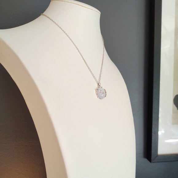 Avon NRT Moonstone pendant necklace with cz accent - Picture 3 of 11